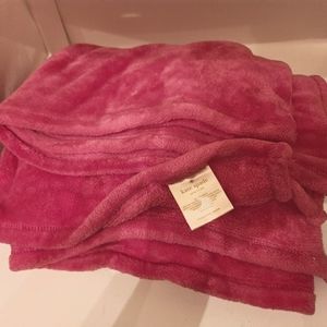 KATE SPADE Hot Pink Throw Blanket